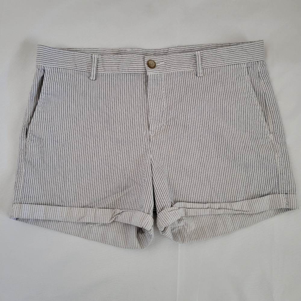 Khakis by Gap Girlfriend Shorts Striped White/Blue Size 12